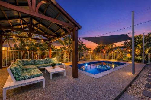 Private Pool Retreat 3BR 2BA Townsville Pet-Friendly