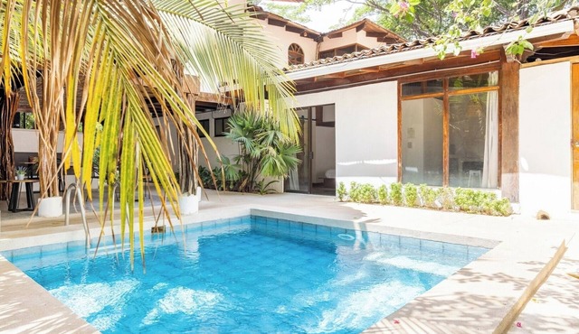 Private room with pool, walking distance to beach
