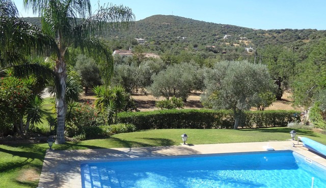 Quinta Roxana, Loulé, spacious villa, large private pool & garden, lovely views