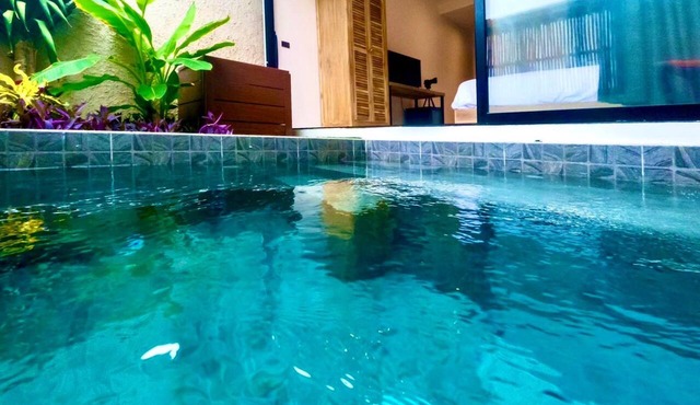 R Resident Resort
