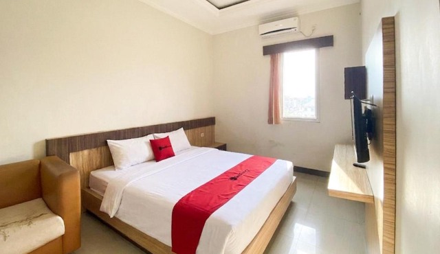 RedDoorz at Berau Plaza Tanjung Redeb