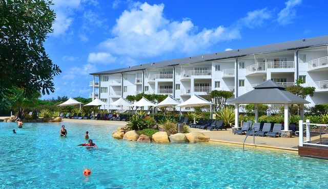 Resort on the Beach 5114 15 with resort Pool