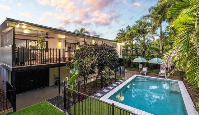 Resort Retreat in Mundingburra | Pool, BBQ