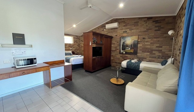 Rest Point Motor Inn