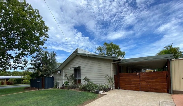 RETREAT ON JANZ cheerful 4BR home, pool/games room