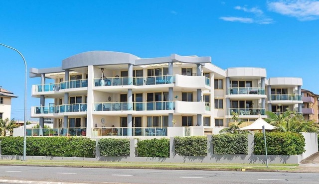 Riviera 203 - Prime CBD Location
