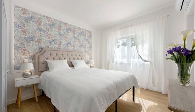 Room 'Mar - Standard' with Shared Pool, Wi-Fi and Air Conditioning