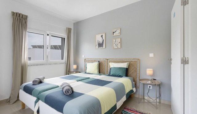 Room 'Ruby' with Shared Pool, Shared Terrace and Wi-Fi