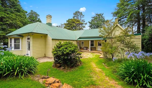 Rostherne House | Old-Worldly Estate, 8 Bedroom, 2 Bathroom, Fireplaces, Bath, Ping-Pong, Pets, Accessible