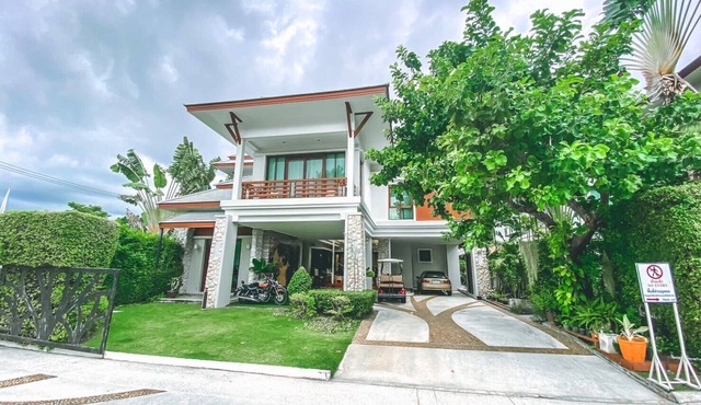 Royal Sammuk villas
