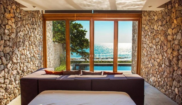 Royal Villa with Oceanfront Pool - Tolani Resort Kui Buri