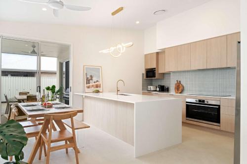 Sage Palmview - Home Away From Home