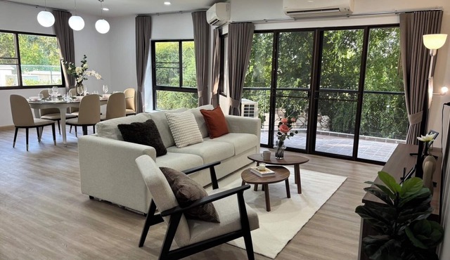 Seastar Hotel And Service Apartment