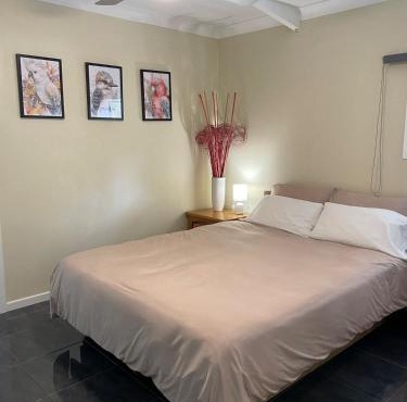 Self Contained Pet Friendly Guesthouse "The Perch"