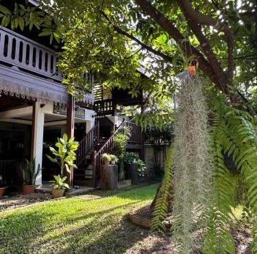 SJ house Unique wood Thai style
