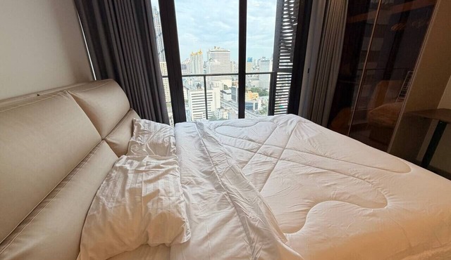 Skyline w/Pool, Gym, Walk to MRT