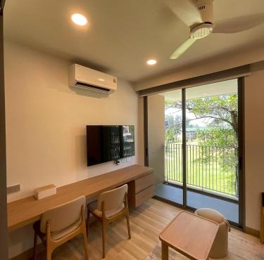 Skypark Celeste Studio 3 min to beach & Golf court view