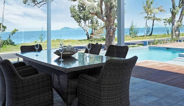 Solace Dream Beachfront Escape