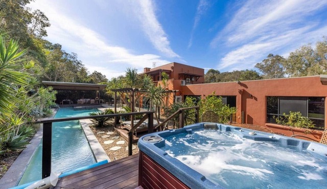 Solterra | Luxury 25m Pool, Spa and Coastal Acreage Mudjimba | 5Mins Airport