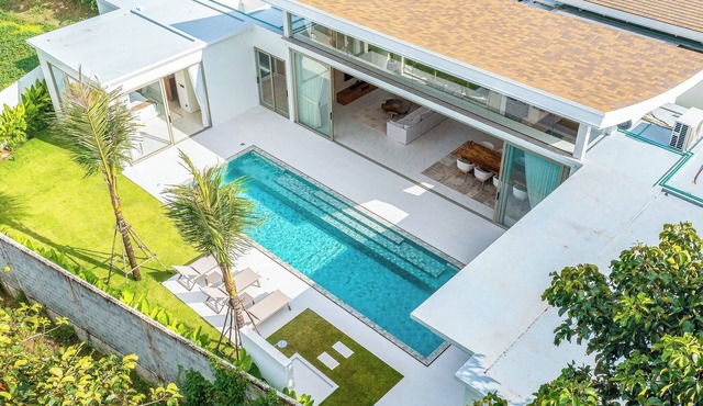 Spacious Brand-New Modern Balinese-Style Villa in Layan