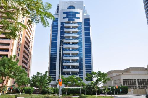 Spacious Modernized 2 BR Apartments by Taskeen Holiday Homes