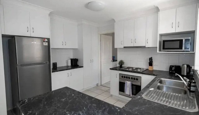 Spacious townhouse close to amenities!