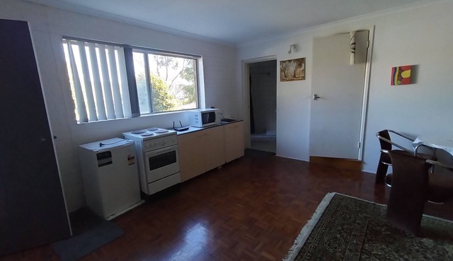 Specious studio next to the Canberra Hospital