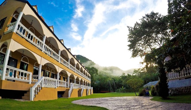 Stamp Hills Resort & Restaurant