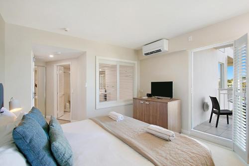 Standard Hotel Room in Salt Beach Resort by uHoliday