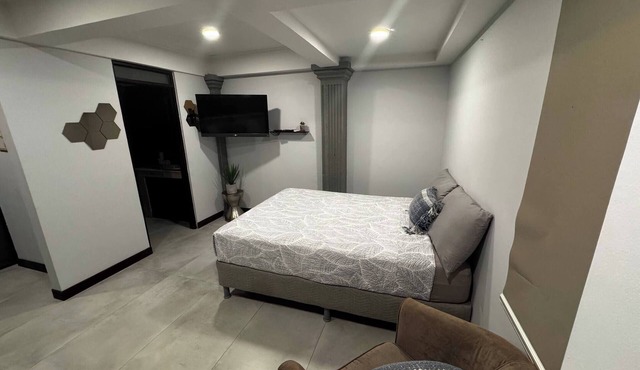 Studio 05 in Santa Ana Central, Convenient, and Comfortable