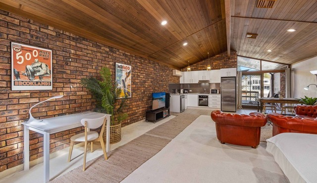 Studio Fran - Port Macquarie canals