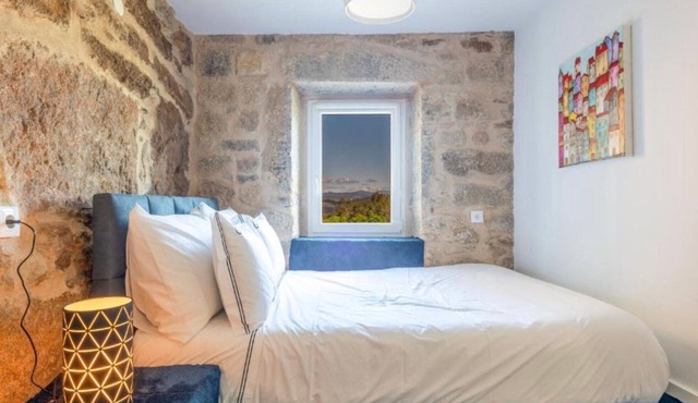 Studio with Mountain View, Wi-Fi and Air Conditioning