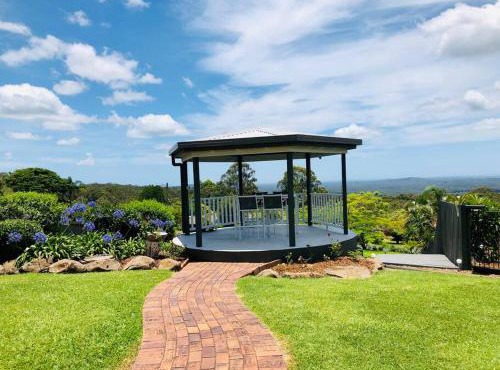 Stunning Home in Mt Mellum with Panoramic Coastal Views
