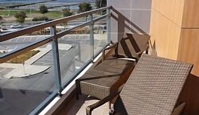 Stunning Large Apartment, Equipped/Furnished, FREE WIFI , Licence No 398/A.
