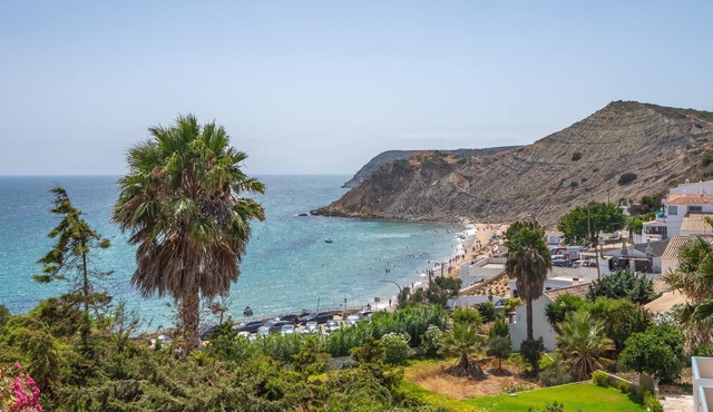 Stunning sea view apartment in Burgau