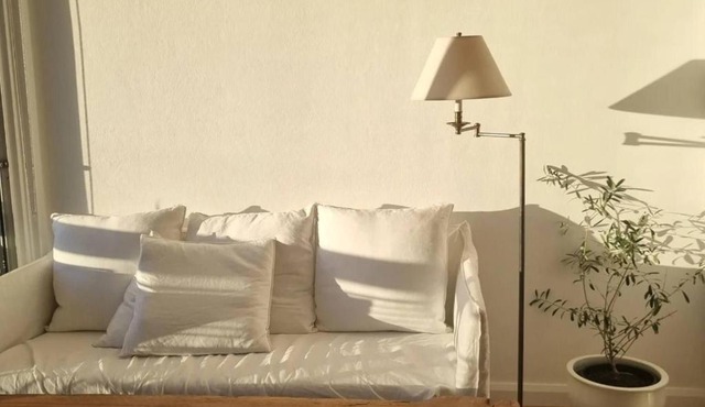 Stylish 1BR Apartment with City Views Mins to CBD