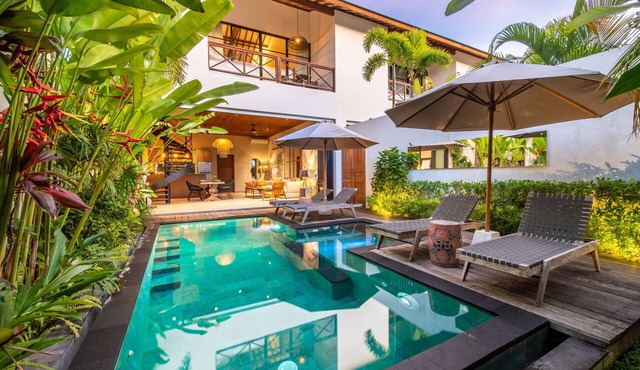 Stylish 2BR Loft, 500m from Canggu Beach