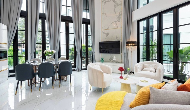 Stylish 7beds Poolhouse With Cinema & Lift - 2min to BTS