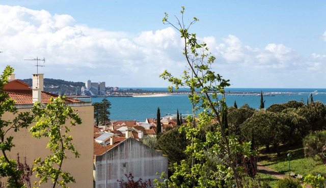 Stylish apartment between Lisbon and Caiscais