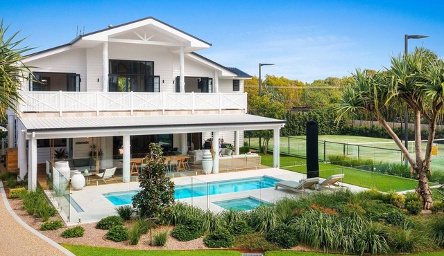 Stylish Coastal Living in Byron Bay - Cedar Seas
