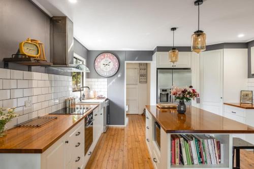 Stylish Cottage Near Hospital Precinct!