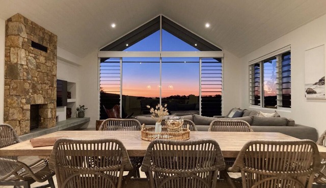 SUNSET DECK - Yallingup Brand NEW Home!