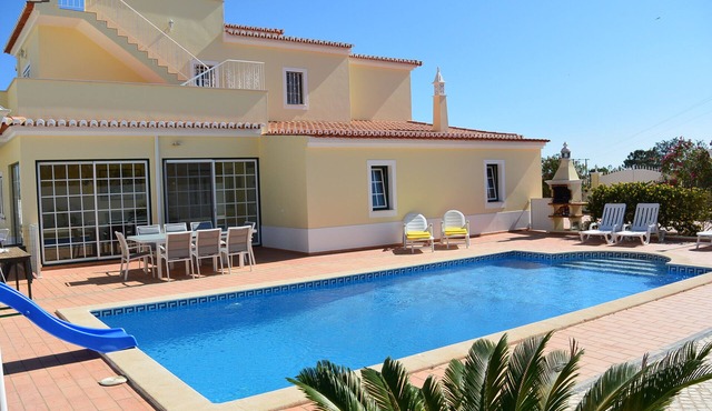 Superb quiet villa with panoramic views of the ocean and the countryside