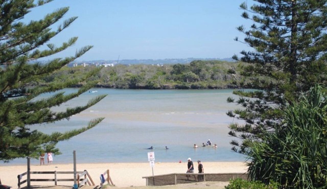 Surfside One U4 Currimundi Lake Retreat
