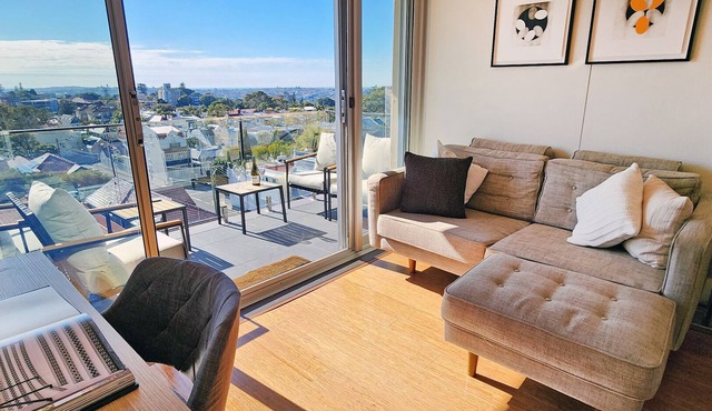 Sweeping Harbour & Ocean Views Over Sydney's East - Pool+ Parking+Harbour Views