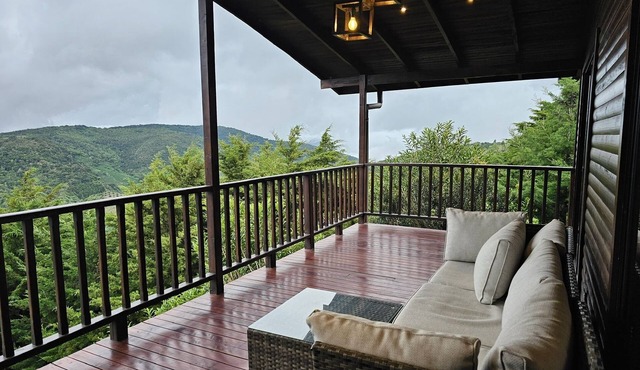 Tarrazú Urú Cabin: Epic Mountain Views