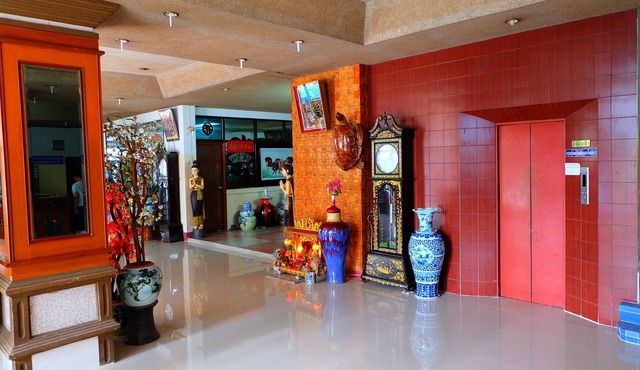 Thairungruang Backpackers Suratthani