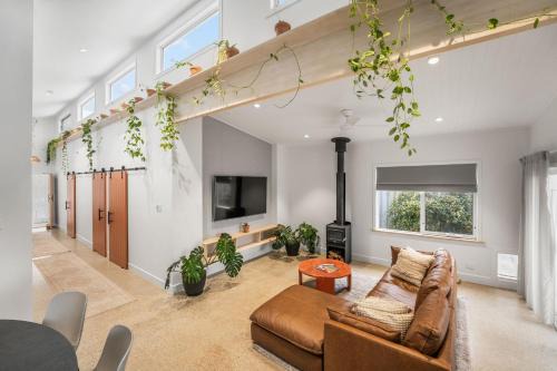 The Ausly Architectural Coastal Retreat with pool pet friendly