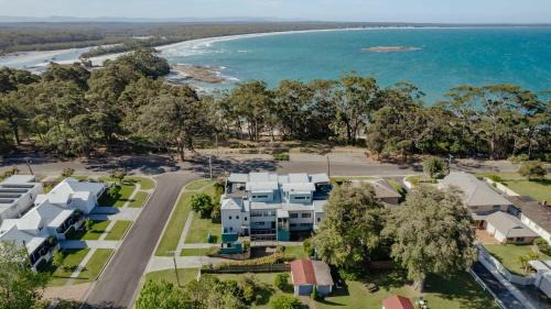 The Bowen Huskisson