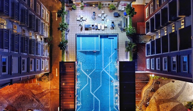 The Contrast i Hotel